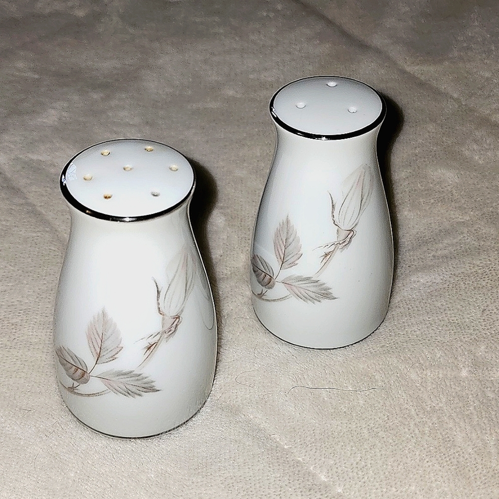 Noritake Melrose MCM Salt & Pepper Shakers EUC (Hard to Find) Beautiful